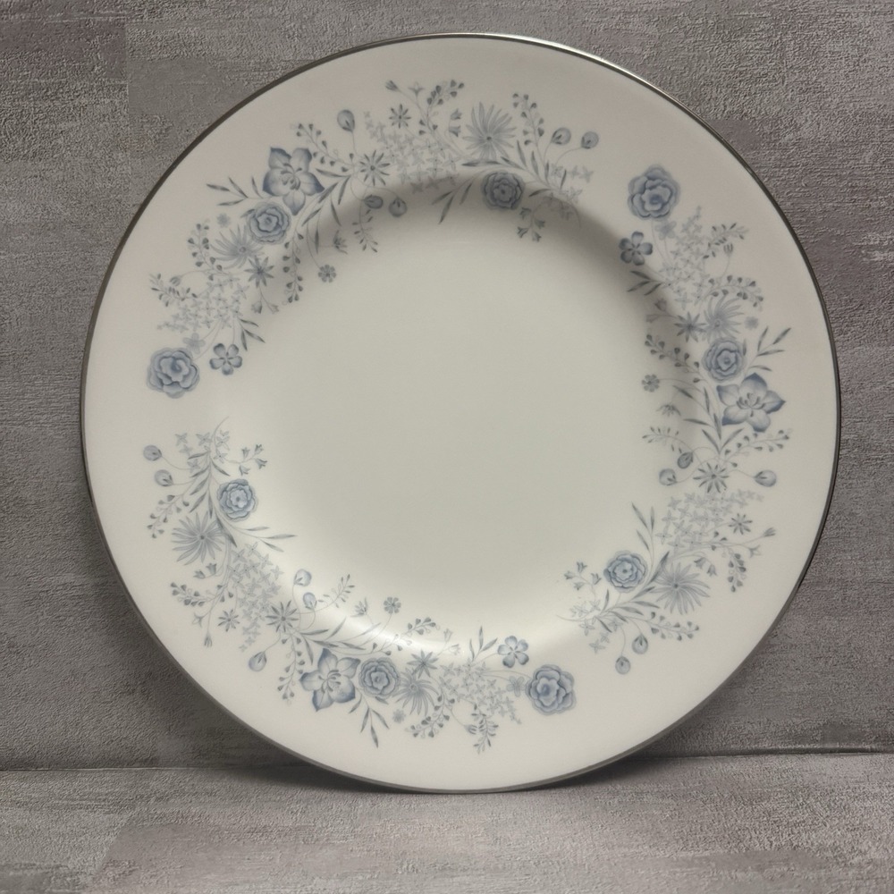 Wedgwood Bone China ~BELLE FLEUR~ 8"‎ Salad Plate, Made In England Blue Flowers